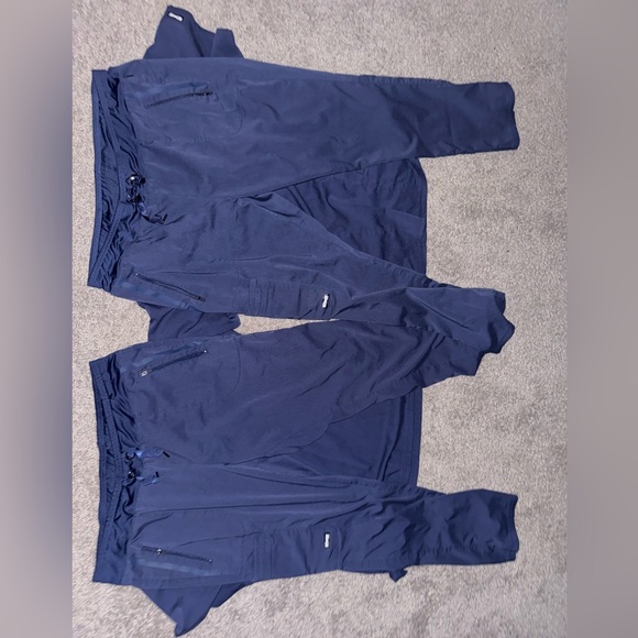 2 sets of navy scrubs womans large petite - Picture 2 of 2